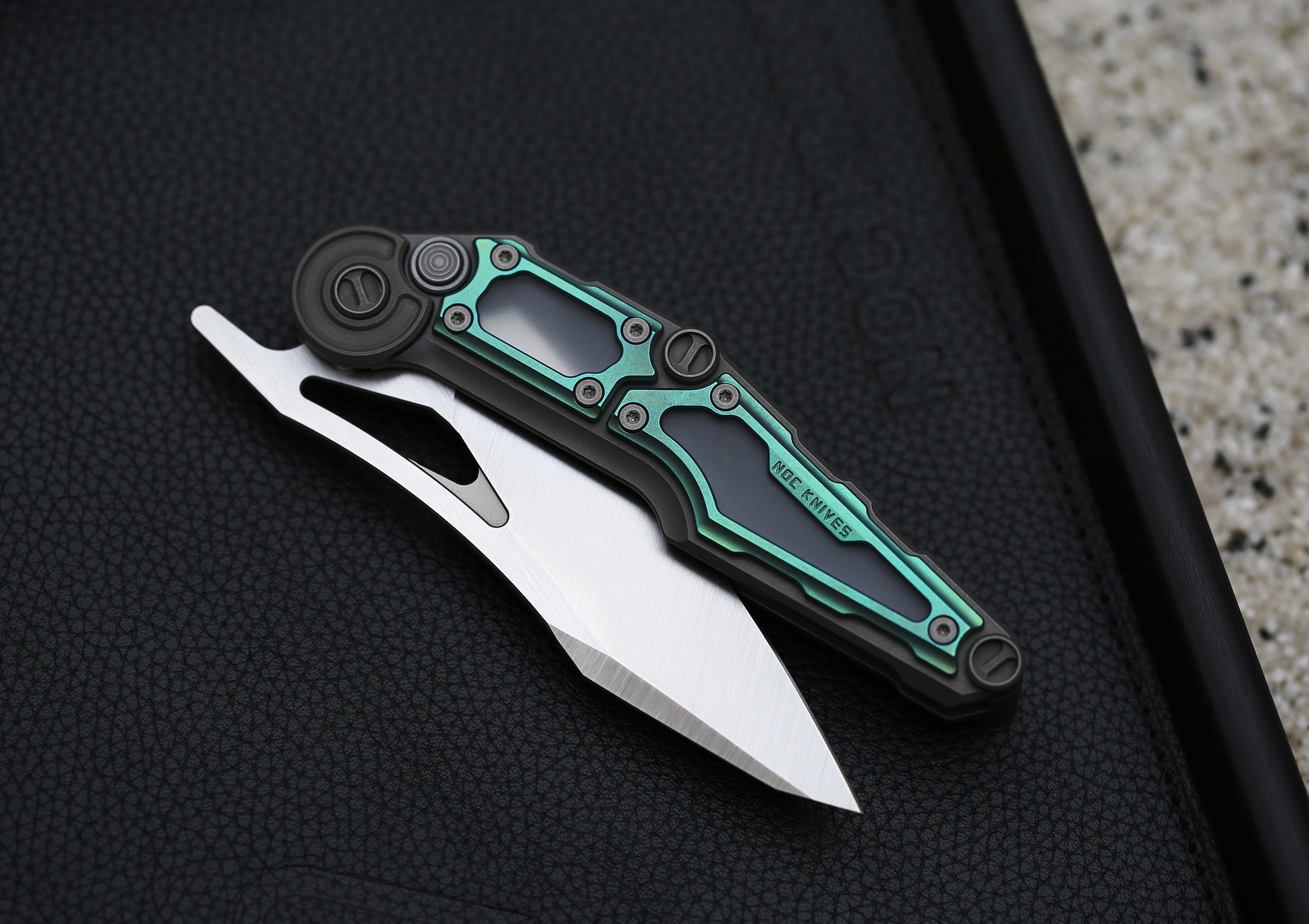 レスタ マレット エマニュエル・セジョルネ モデル MTES01R New in – SharpWorld