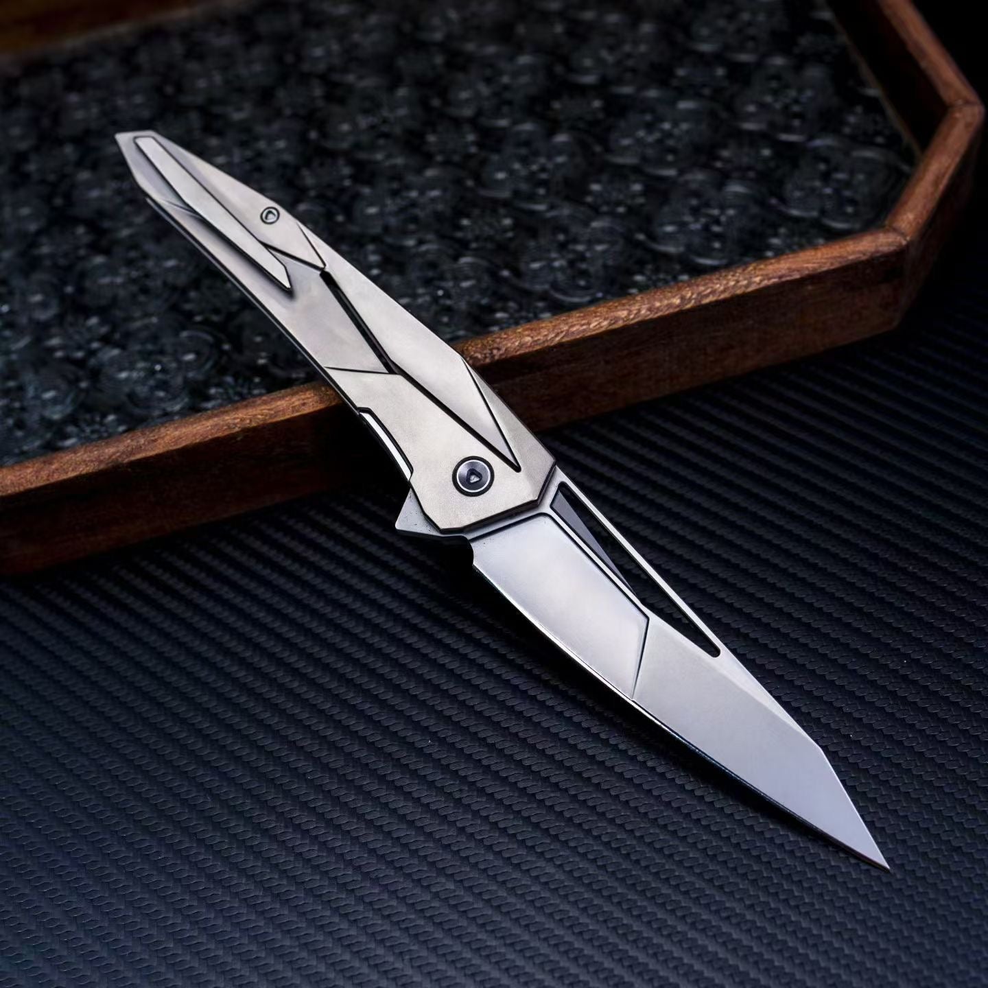 Fengliknives Prism – SharpWorld